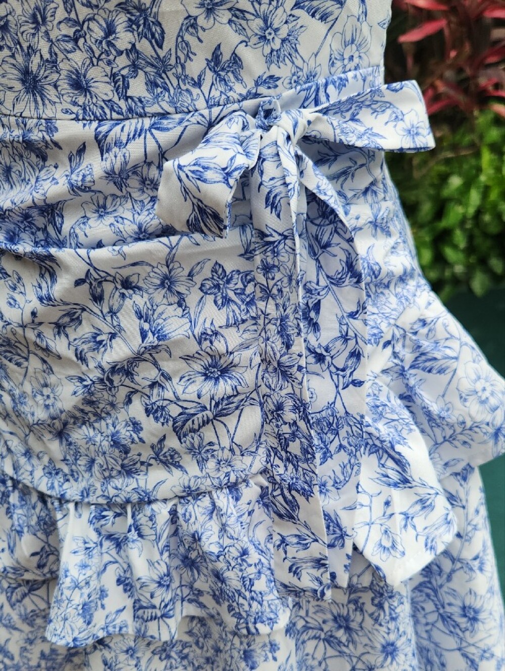 Perfect Summer Dress! Blue & White Floral Halter Mini Dress - Picture 3 of 7